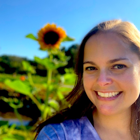 Meet your Posher, Haley - Picture 1 of 1